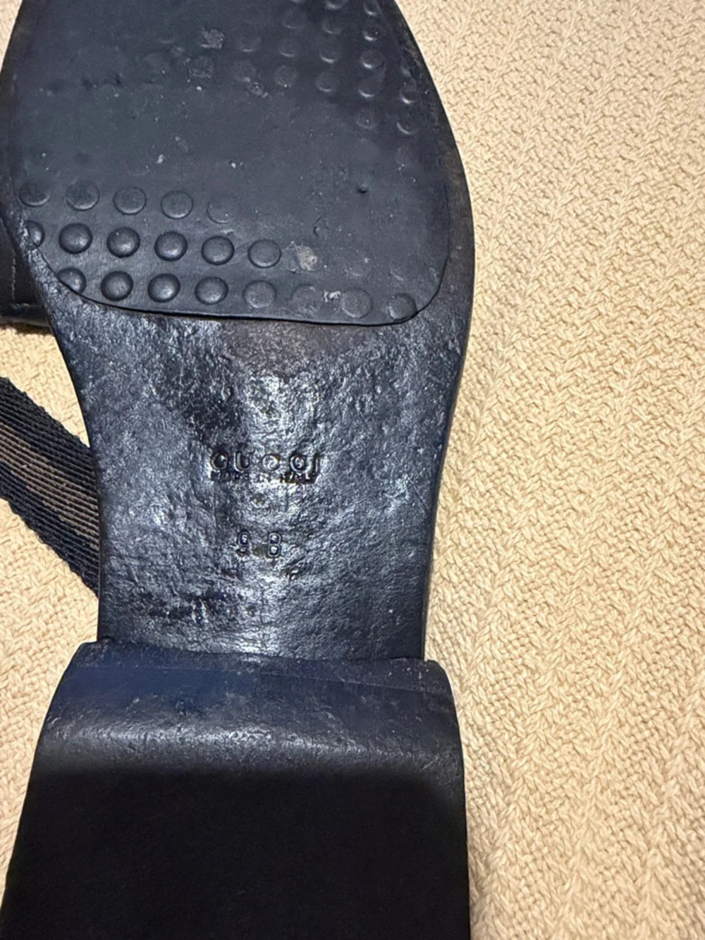 Gucci Black Leather Square-Toe Thong Sandals - Picture 7 of 7